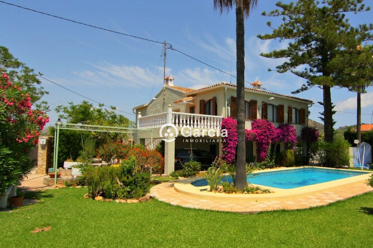 8 bedroom Villa for sale in Pedreguer with pool garage - € 692,000 (Ref: 4029246)