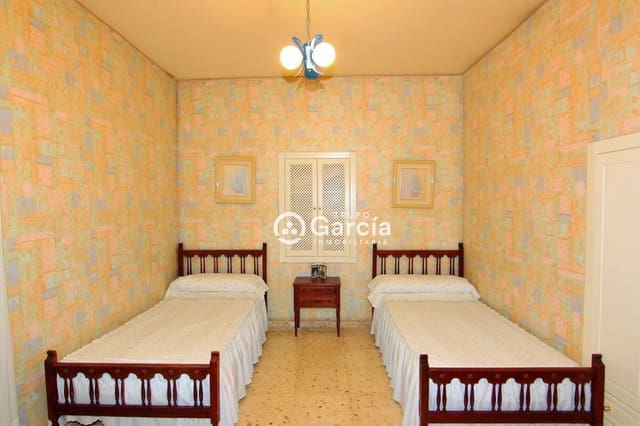 Chalet de 8 habitaciones en Pedreguer en venta con piscina garaje - 692.000 € (Ref: 4029246)