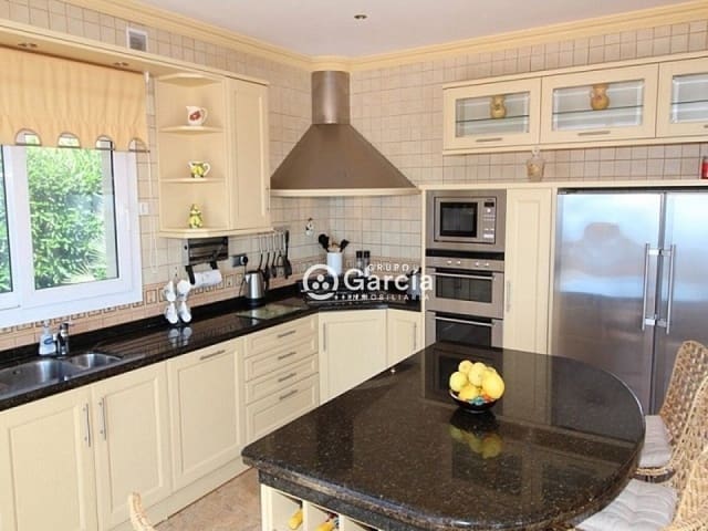 4 sypialnia Willa na sprzedaż w Moraira, Teulada-Moraira z basenem garażem - 1 550 000 € (Ref: 4914789)