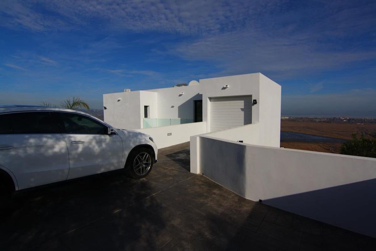 4 soveværelse Villa til salg i Monte Solana med swimmingpool - € 699.000 (Ref: 4967063)