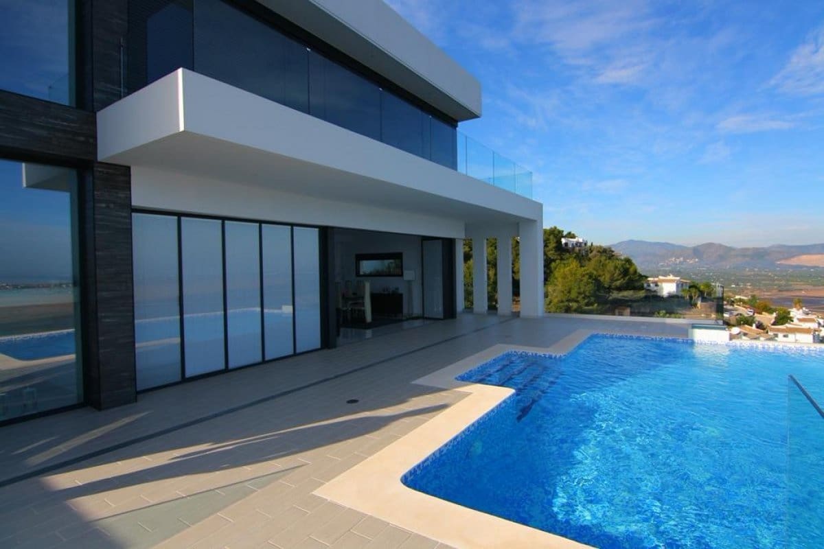 4 soveværelse Villa til salg i Monte Solana med swimmingpool - € 699.000 (Ref: 4967063)