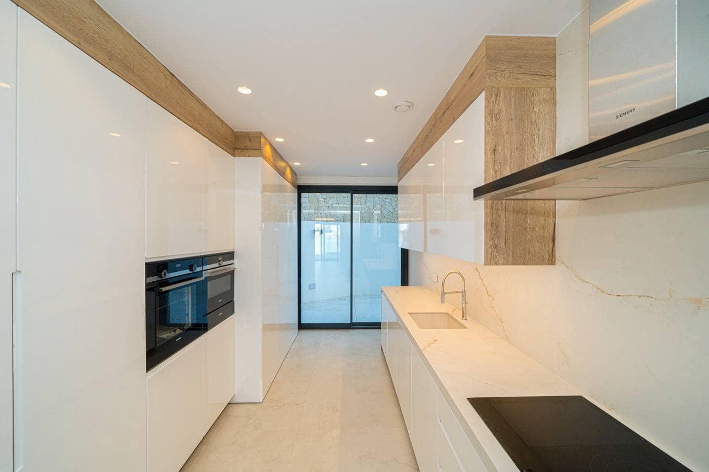 3 quarto Apartamento para venda em Benidorm com piscina garagem - 1 650 000 € (Ref: 6995355)