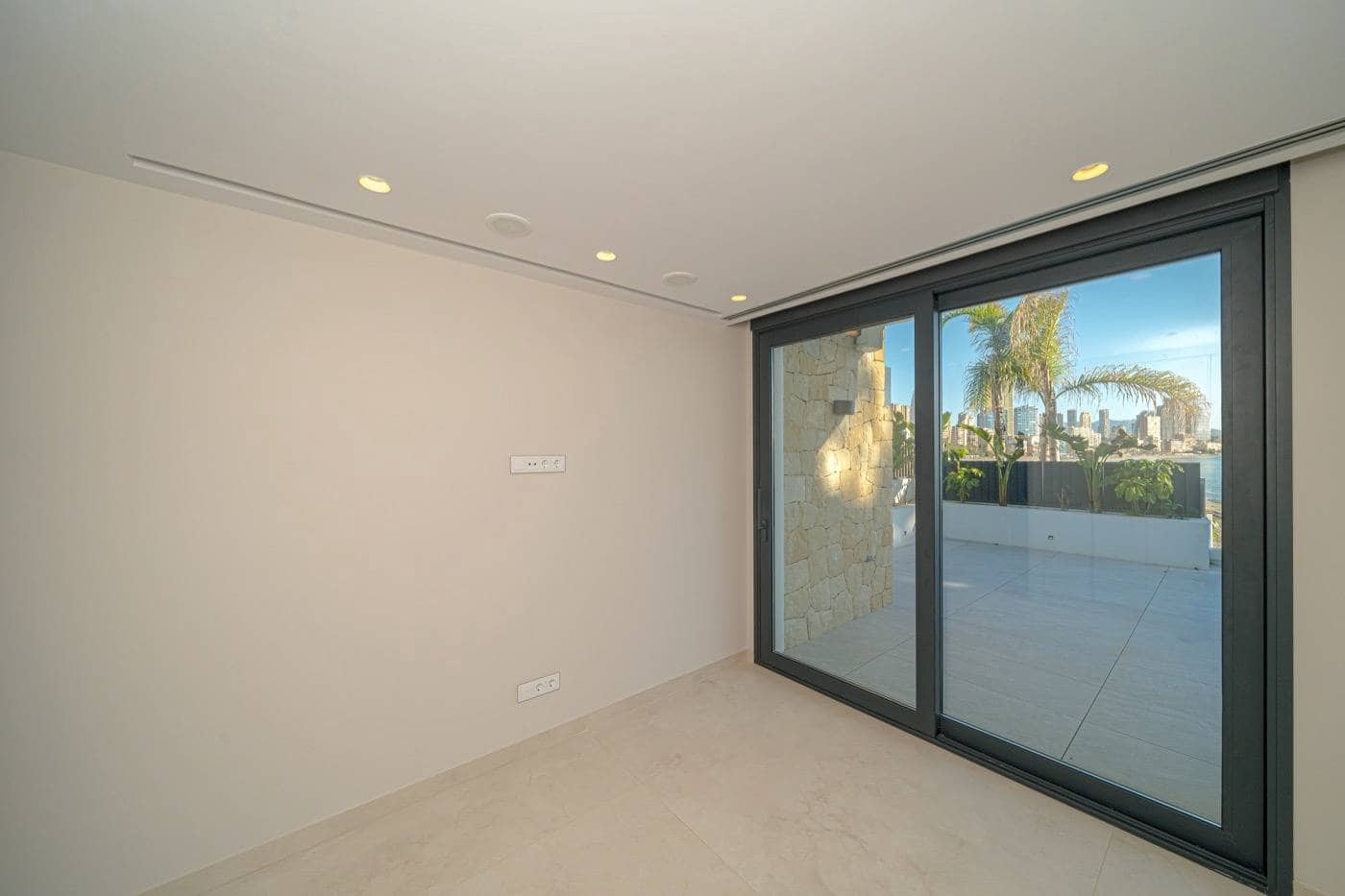 3 quarto Apartamento para venda em Benidorm com piscina garagem - 1 650 000 € (Ref: 6995355)