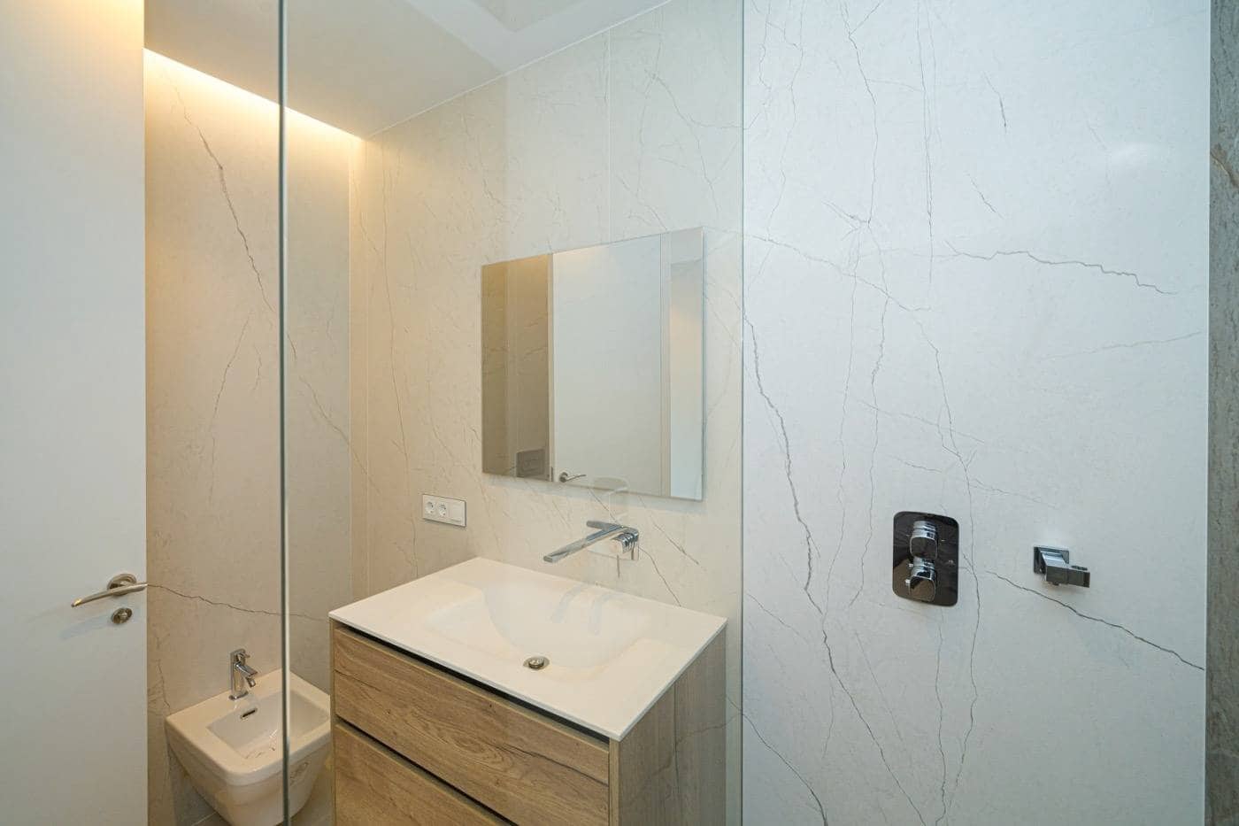 3 quarto Apartamento para venda em Benidorm com piscina garagem - 1 650 000 € (Ref: 6995355)