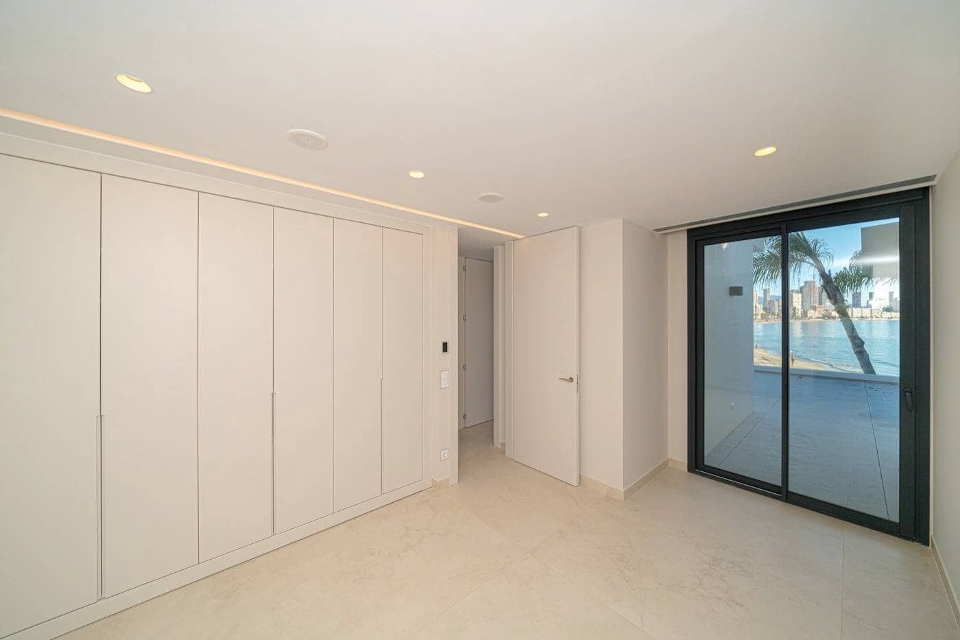 3 quarto Apartamento para venda em Benidorm com piscina garagem - 1 650 000 € (Ref: 6995355)