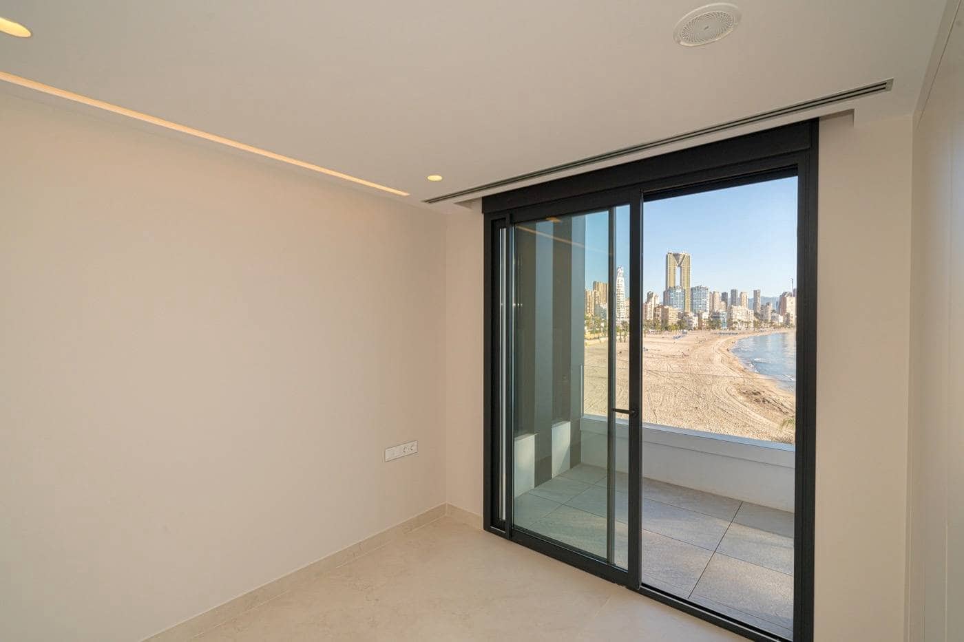 3 quarto Apartamento para venda em Benidorm com piscina garagem - 1 650 000 € (Ref: 6995355)