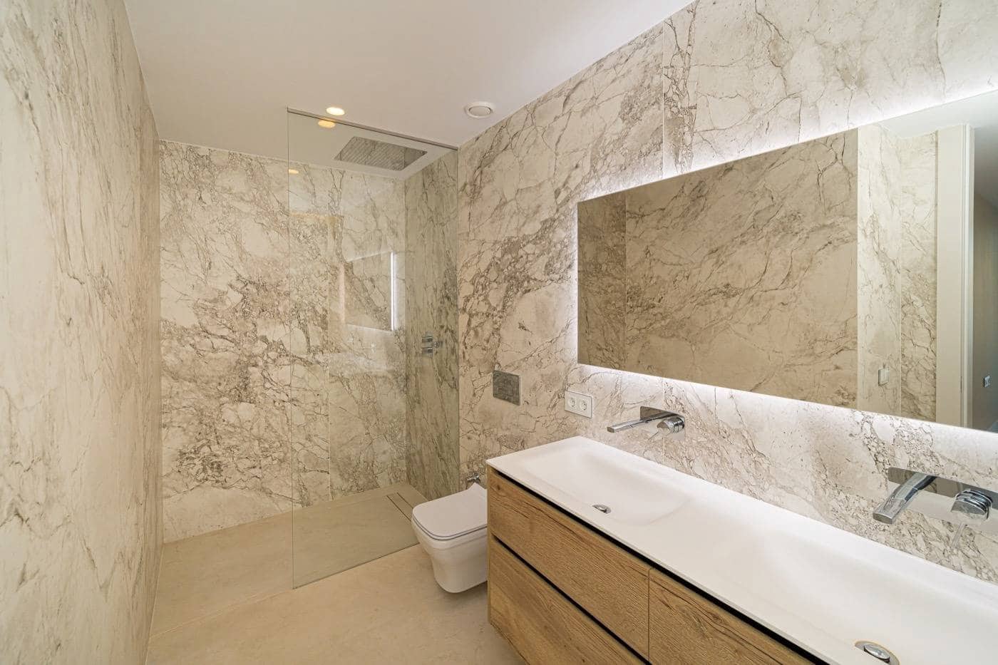 3 quarto Apartamento para venda em Benidorm com piscina garagem - 1 650 000 € (Ref: 6995355)