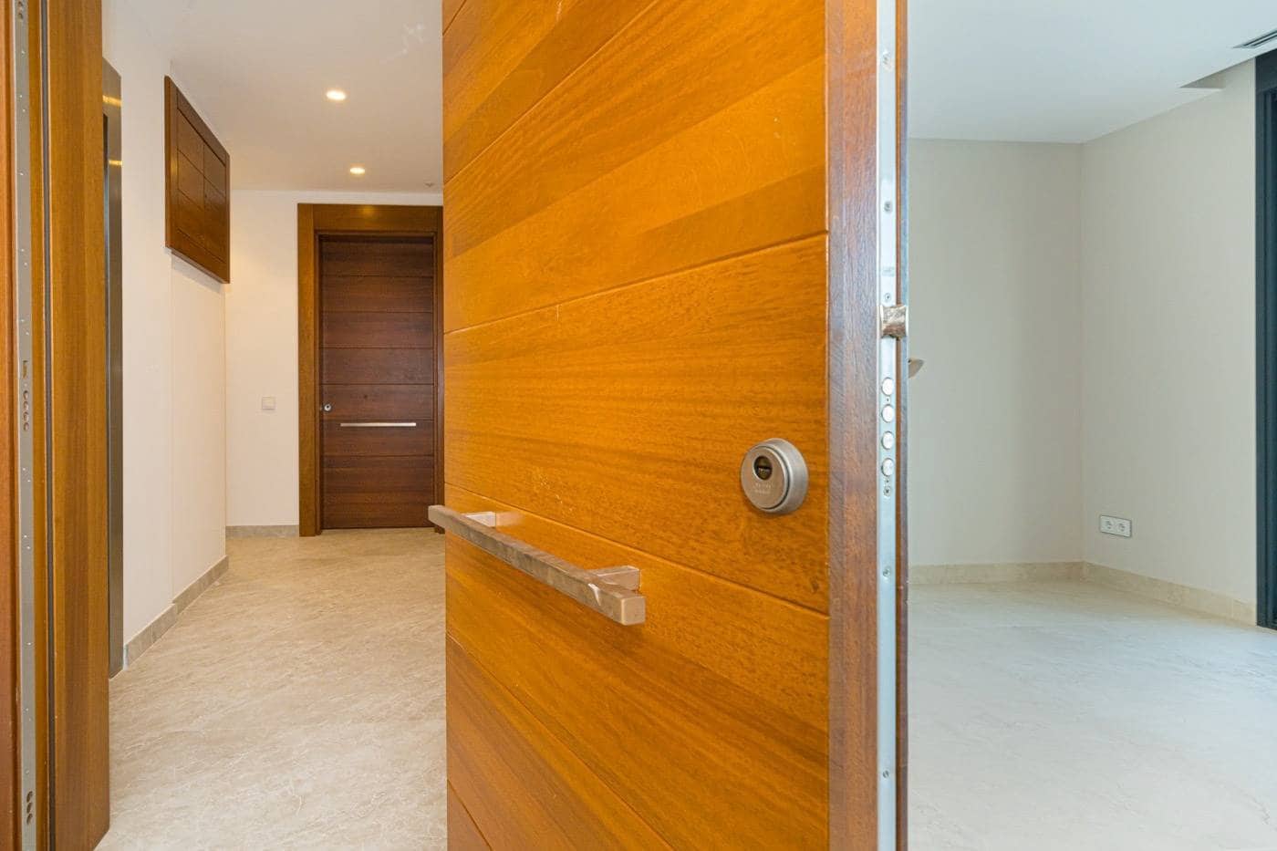 3 quarto Apartamento para venda em Benidorm com piscina garagem - 1 650 000 € (Ref: 6995355)