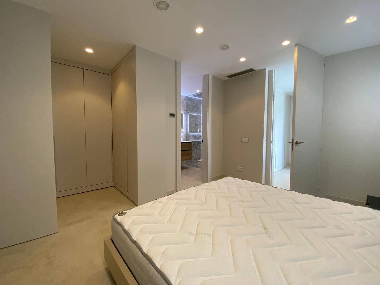 3 quarto Apartamento para venda em Benidorm com piscina garagem - 1 650 000 € (Ref: 6995355)