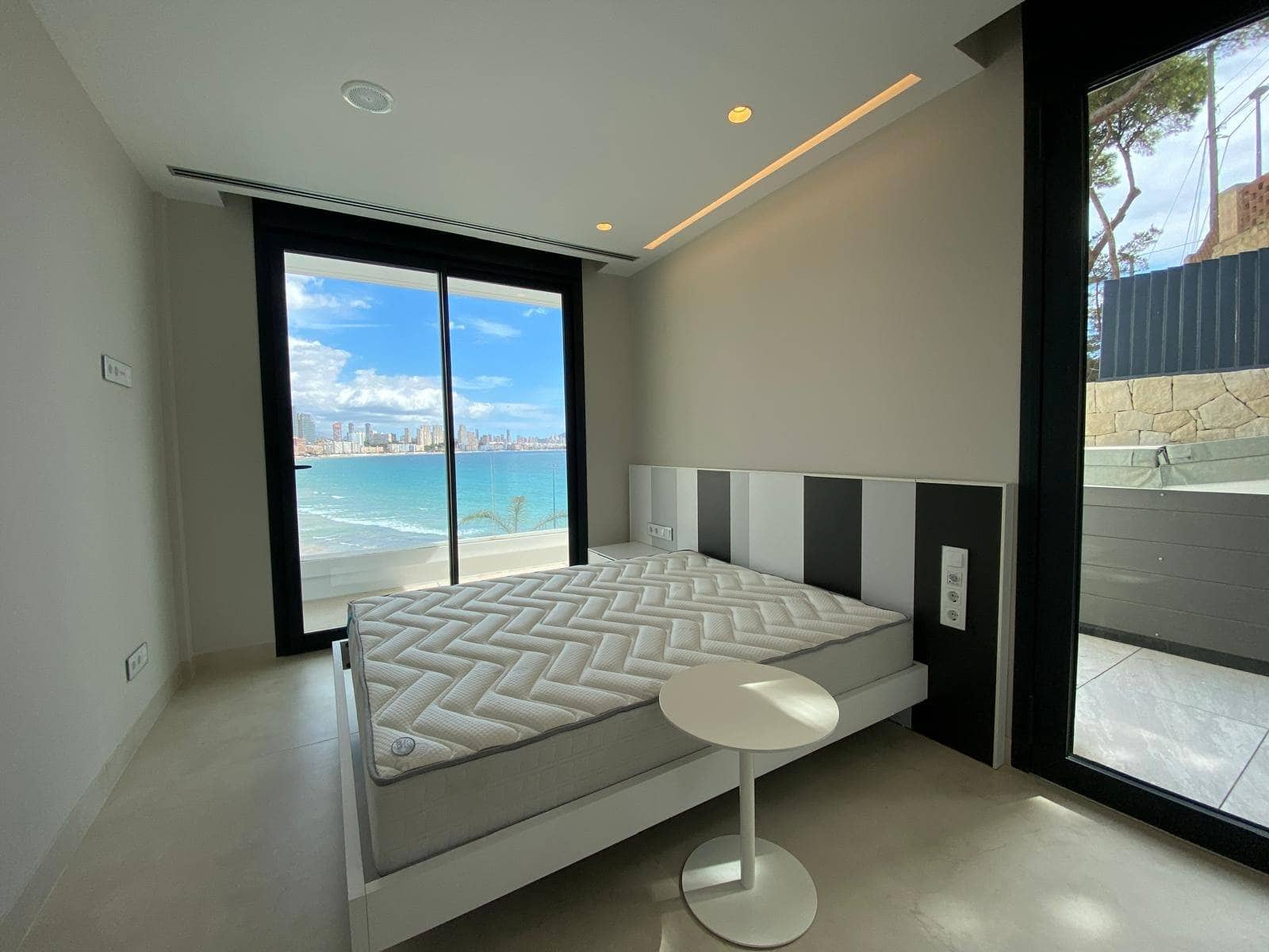 3 quarto Apartamento para venda em Benidorm com piscina garagem - 1 650 000 € (Ref: 6995355)