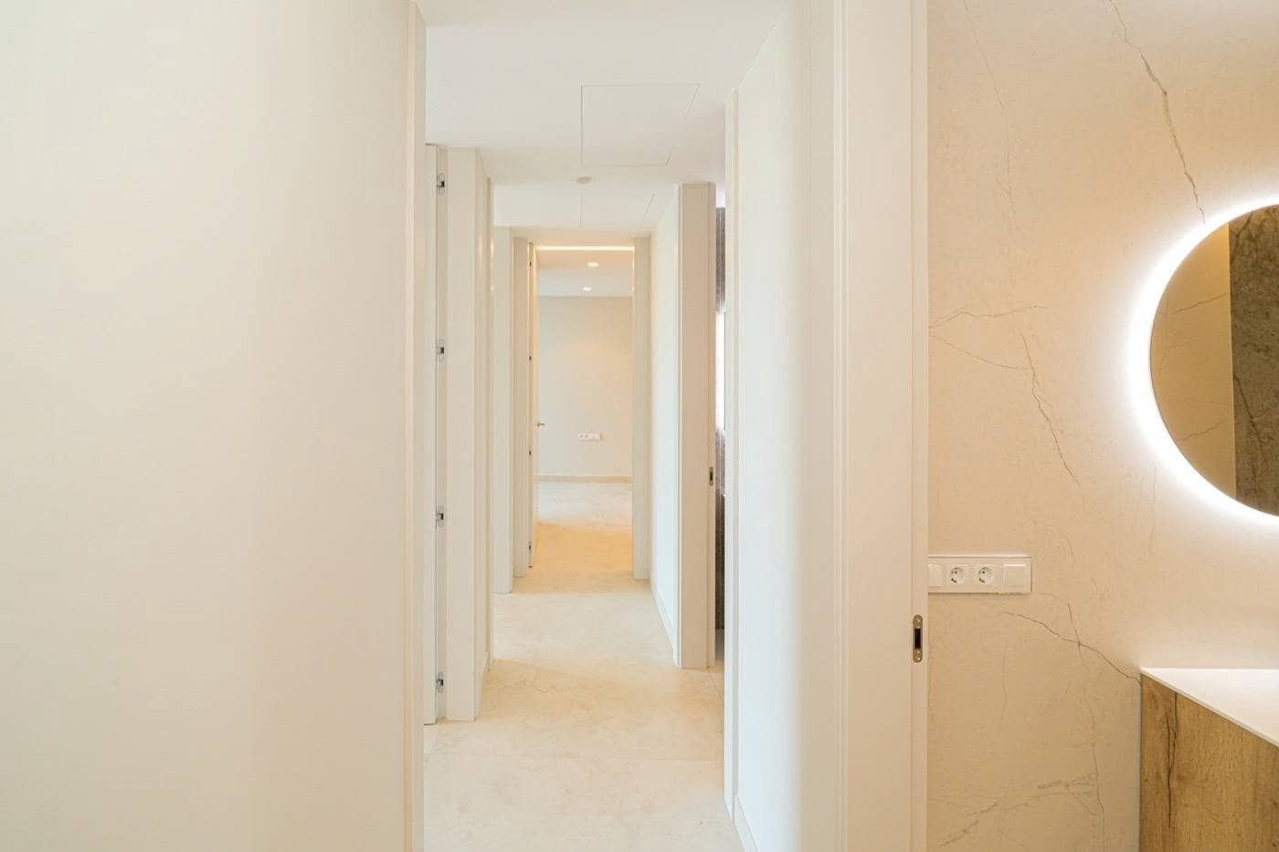 3 soverom Leilighet til salgs i Benidorm med svømmebasseng garasje - € 1 650 000 (Ref: 6995355)