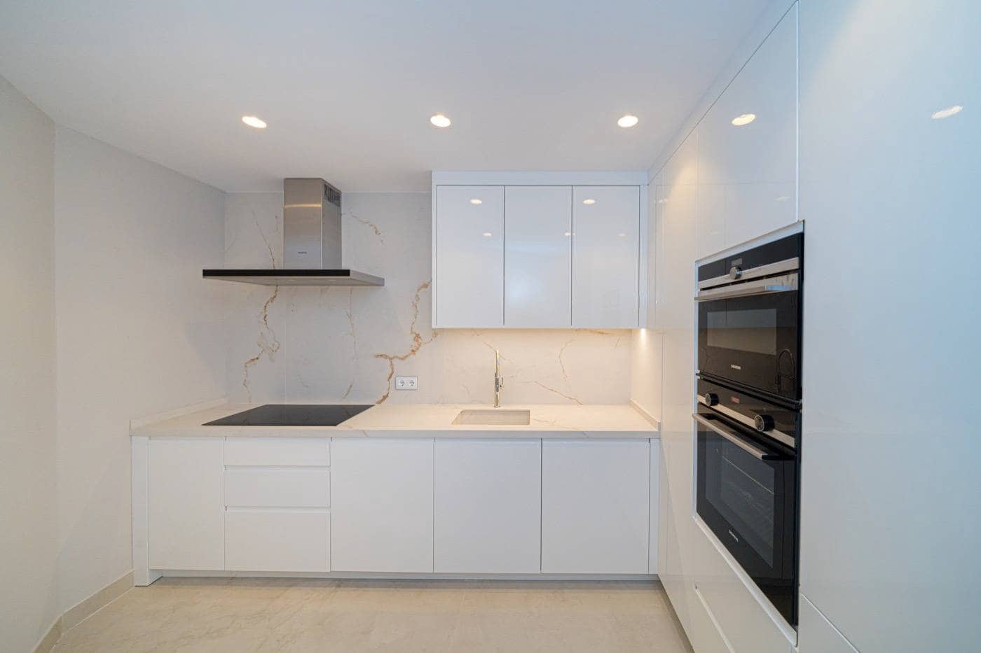 3 soverom Leilighet til salgs i Benidorm med svømmebasseng garasje - € 1 650 000 (Ref: 6995355)