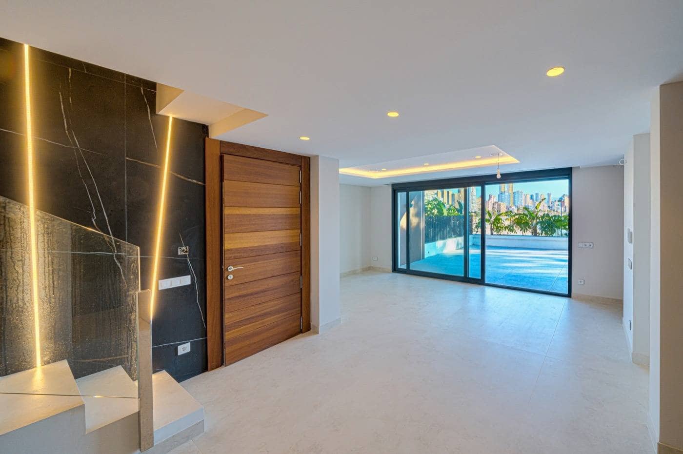 3 soverom Leilighet til salgs i Benidorm med svømmebasseng garasje - € 1 650 000 (Ref: 6995355)