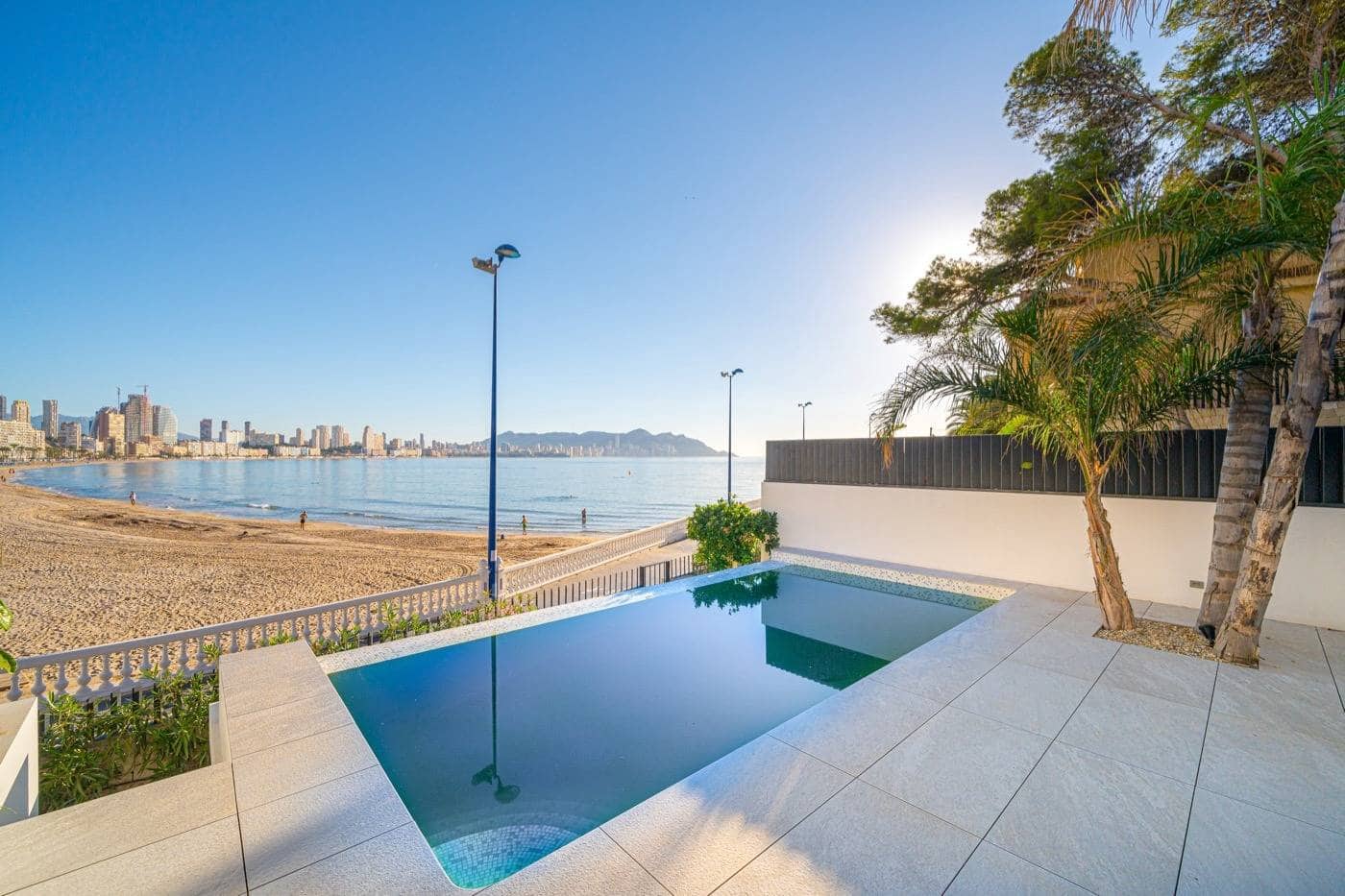 3 soverom Leilighet til salgs i Benidorm med svømmebasseng garasje - € 1 650 000 (Ref: 6995355)