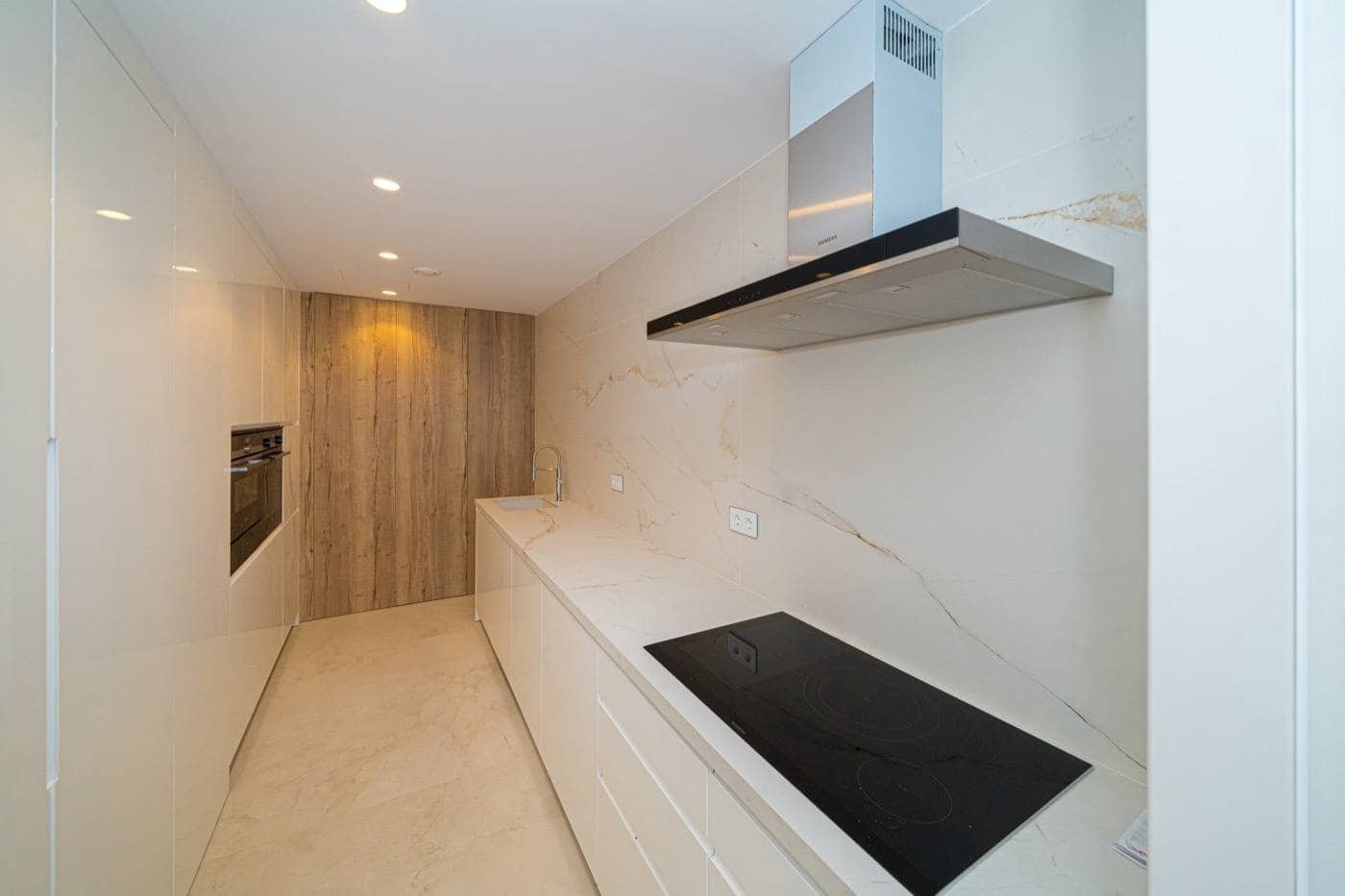 3 soverom Leilighet til salgs i Benidorm med svømmebasseng garasje - € 1 650 000 (Ref: 6995355)