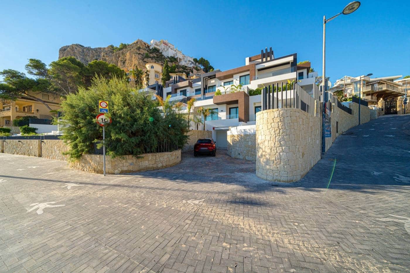 3 soverom Leilighet til salgs i Benidorm med svømmebasseng garasje - € 1 650 000 (Ref: 6995355)