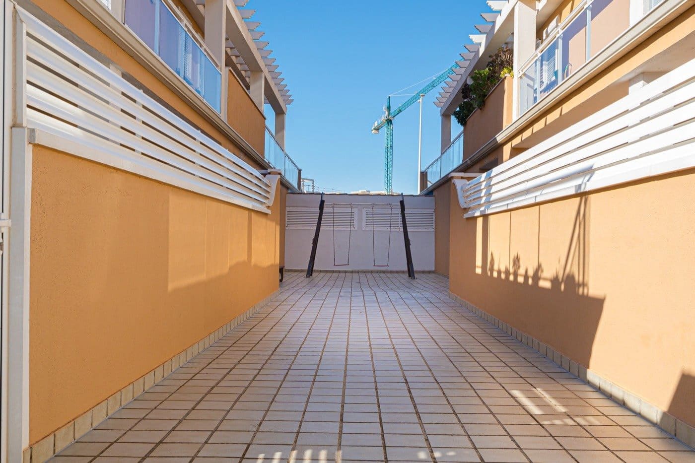 2 sypialnia Apartament na sprzedaż w Arenal z basenem garażem - 435 000 € (Ref: 7131327)