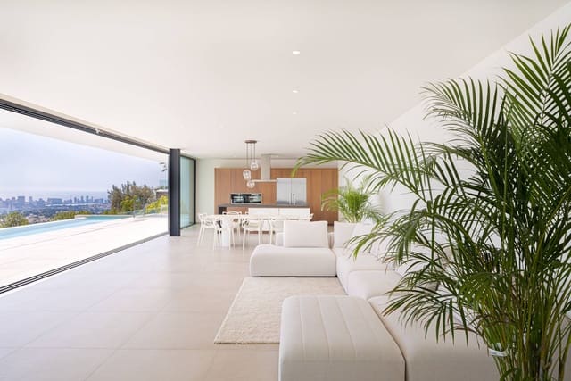 4 soveværelse Villa til salg i Benissa med swimmingpool garage - € 2.900.000 (Ref: 7332469)