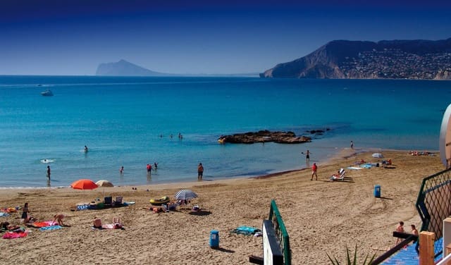 4 makuuhuone Huvila myytävänä paikassa Benissa mukana uima-altaan - 2 600 000 € (Ref: 7480765)