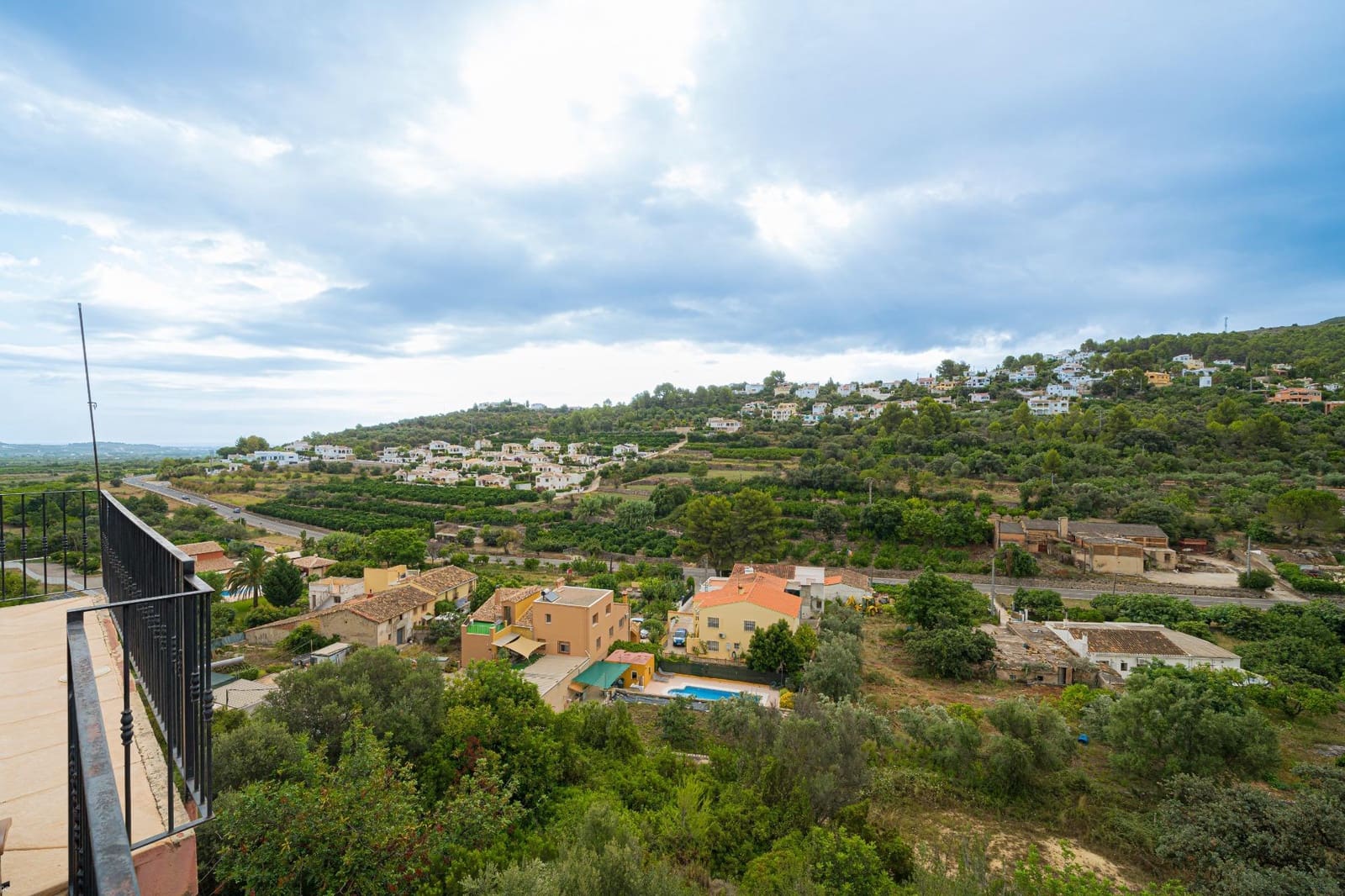 5 soveværelse Villa til salg i Orba med swimmingpool garage - € 499.000 (Ref: 7720809)