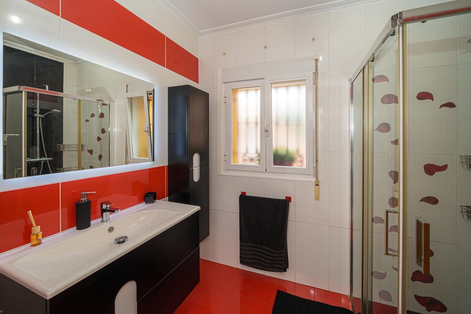 5 soveværelse Villa til salg i Orba med swimmingpool garage - € 499.000 (Ref: 7720809)