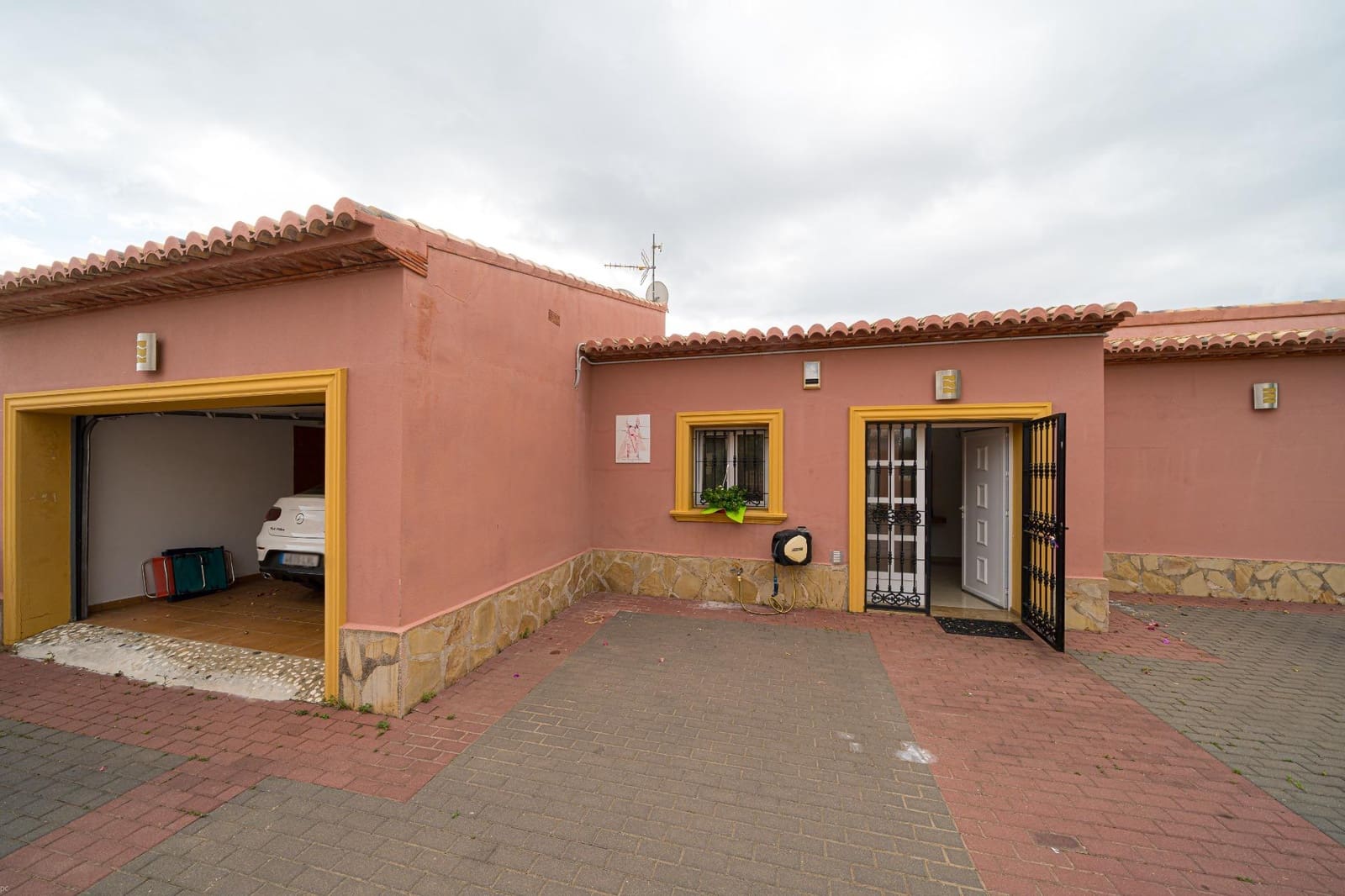 Chalet de 5 habitaciones en Orba en venta con piscina garaje - 499.000 € (Ref: 7720809)