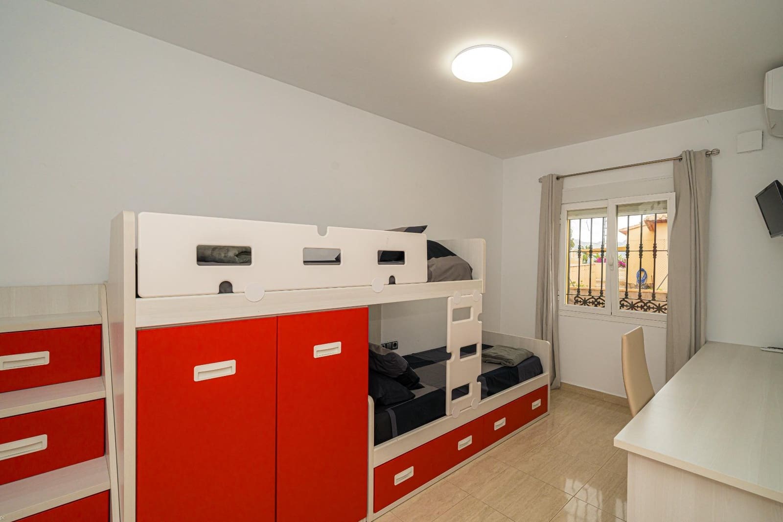 Chalet de 5 habitaciones en Orba en venta con piscina garaje - 499.000 € (Ref: 7720809)