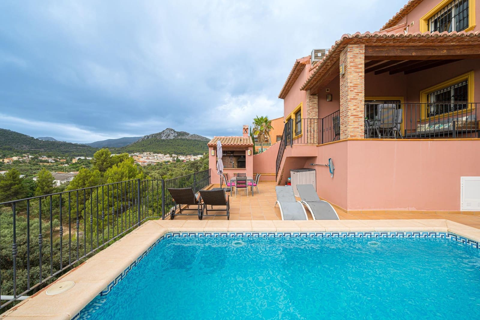 Chalet de 5 habitaciones en Orba en venta con piscina garaje - 499.000 € (Ref: 7720809)