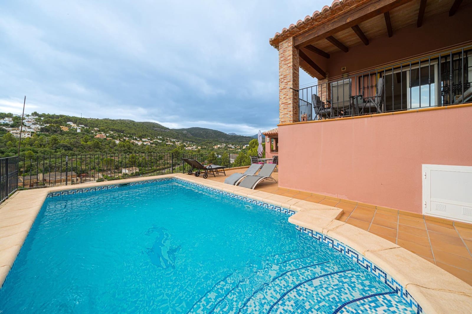 Chalet de 5 habitaciones en Orba en venta con piscina garaje - 499.000 € (Ref: 7720809)