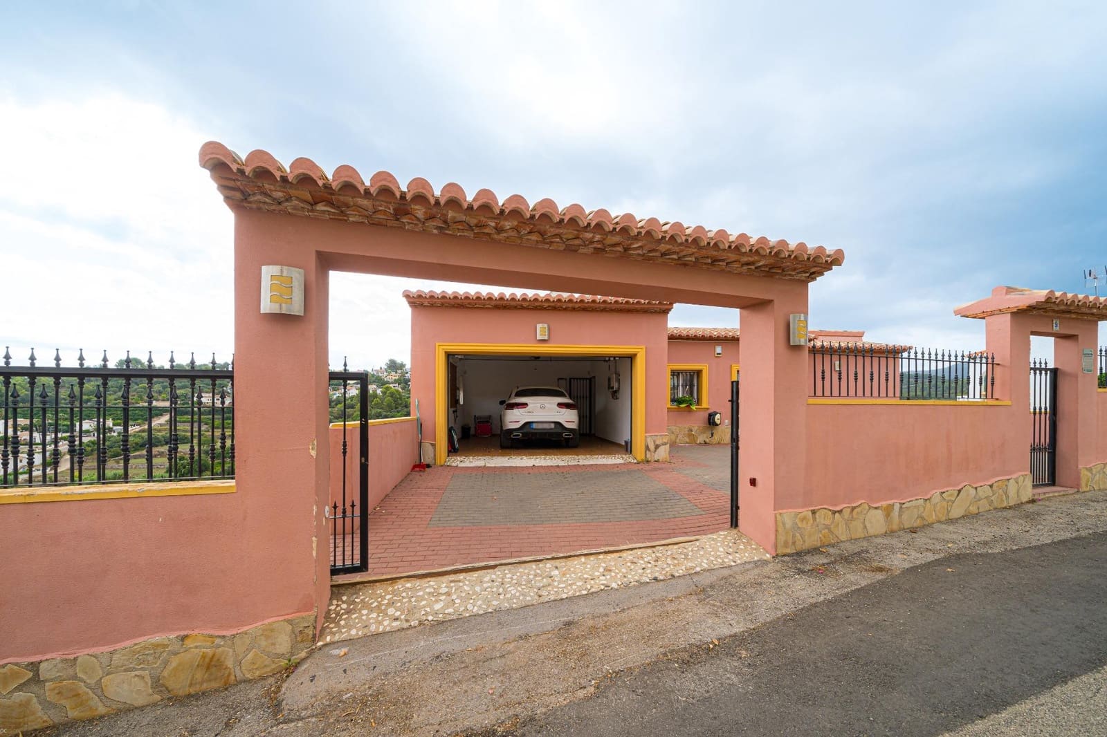 Chalet de 5 habitaciones en Orba en venta con piscina garaje - 499.000 € (Ref: 7720809)