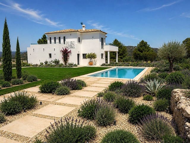 4 bedroom Villa for sale in Pedreguer with pool garage - € 1,500,000 (Ref: 7816677)