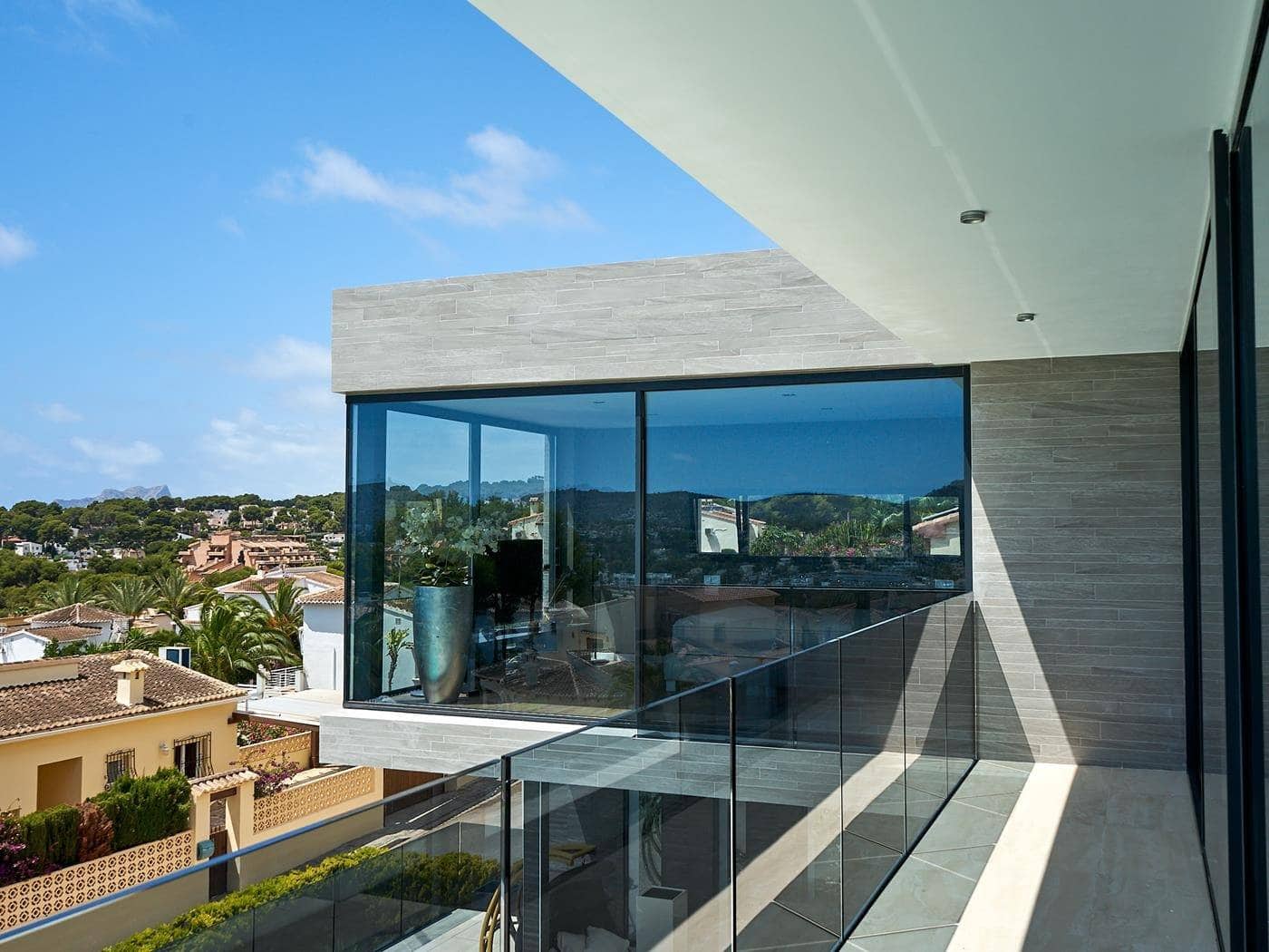 6 bedroom Villa for sale in Moraira with pool garage - € 2,295,000 (Ref: 7829370)