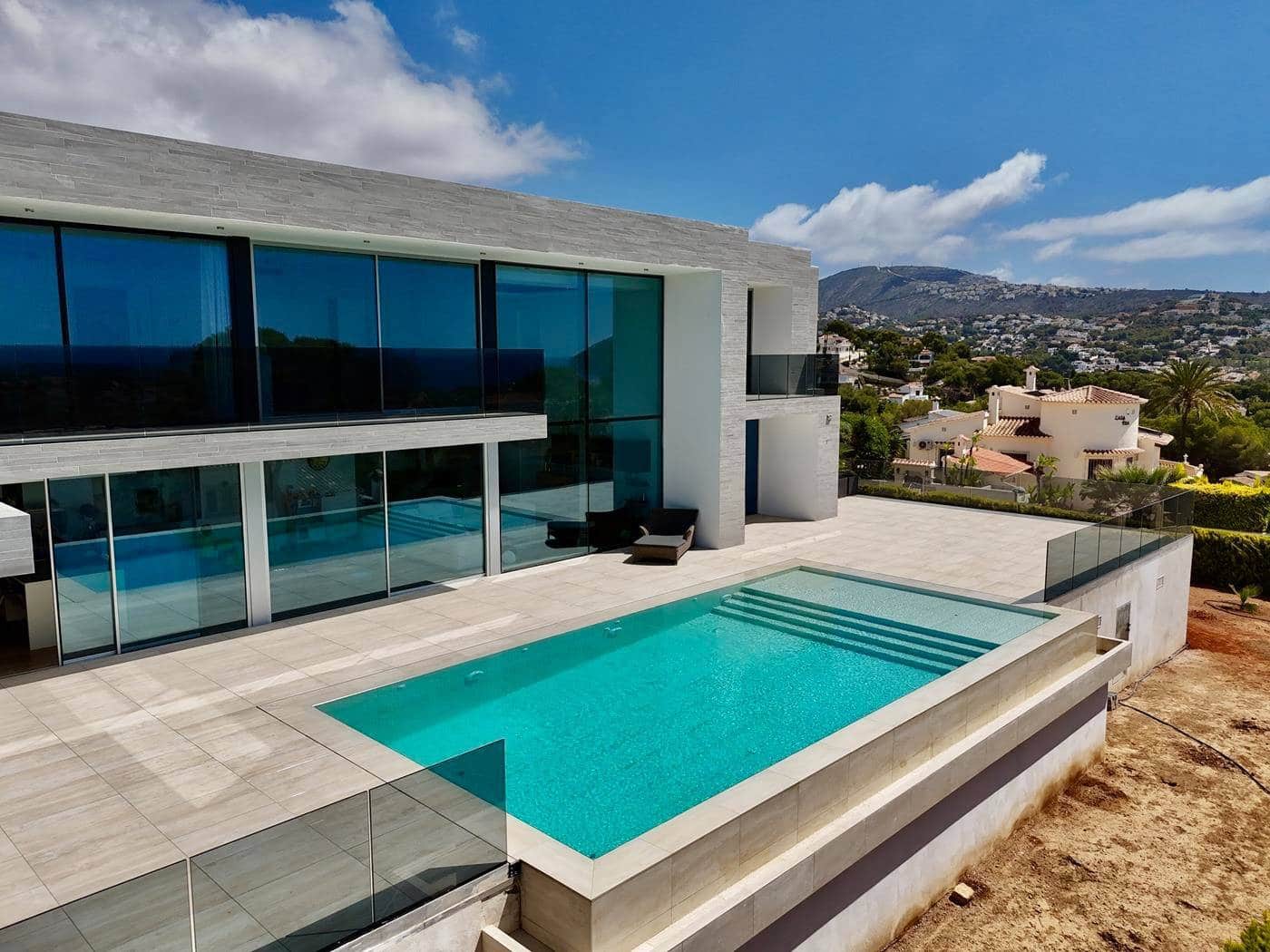 6 bedroom Villa for sale in Moraira with pool garage - € 2,295,000 (Ref: 7829370)
