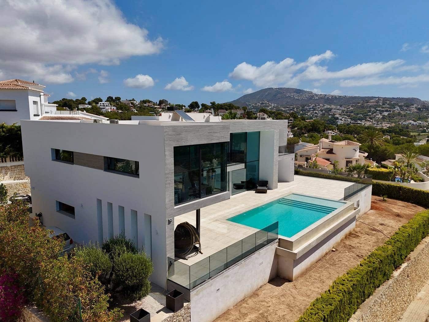 6 bedroom Villa for sale in Moraira with pool garage - € 2,295,000 (Ref: 7829370)