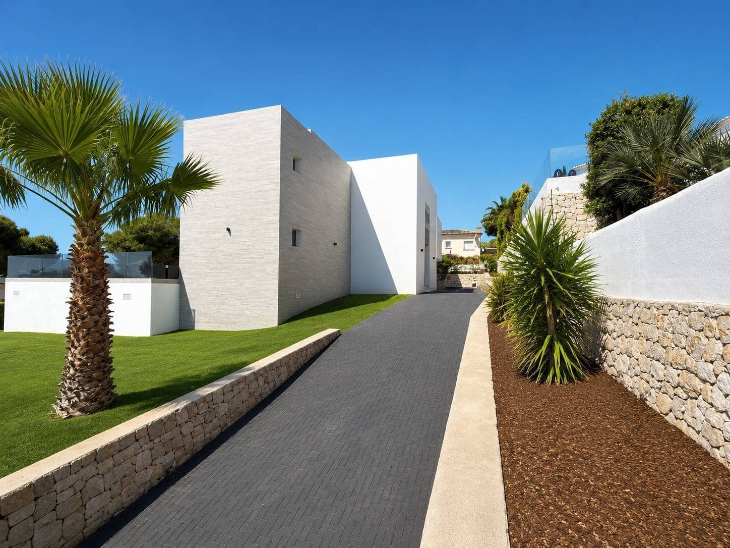 6 bedroom Villa for sale in Moraira with pool garage - € 2,295,000 (Ref: 7829370)