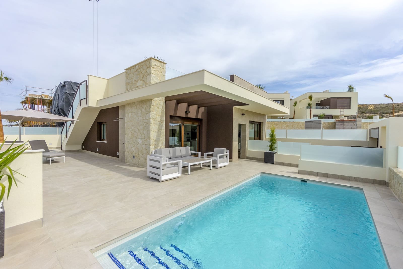 3 bedroom Villa for sale in Ciudad Quesada with pool - € 364,000 (Ref: 7957252)