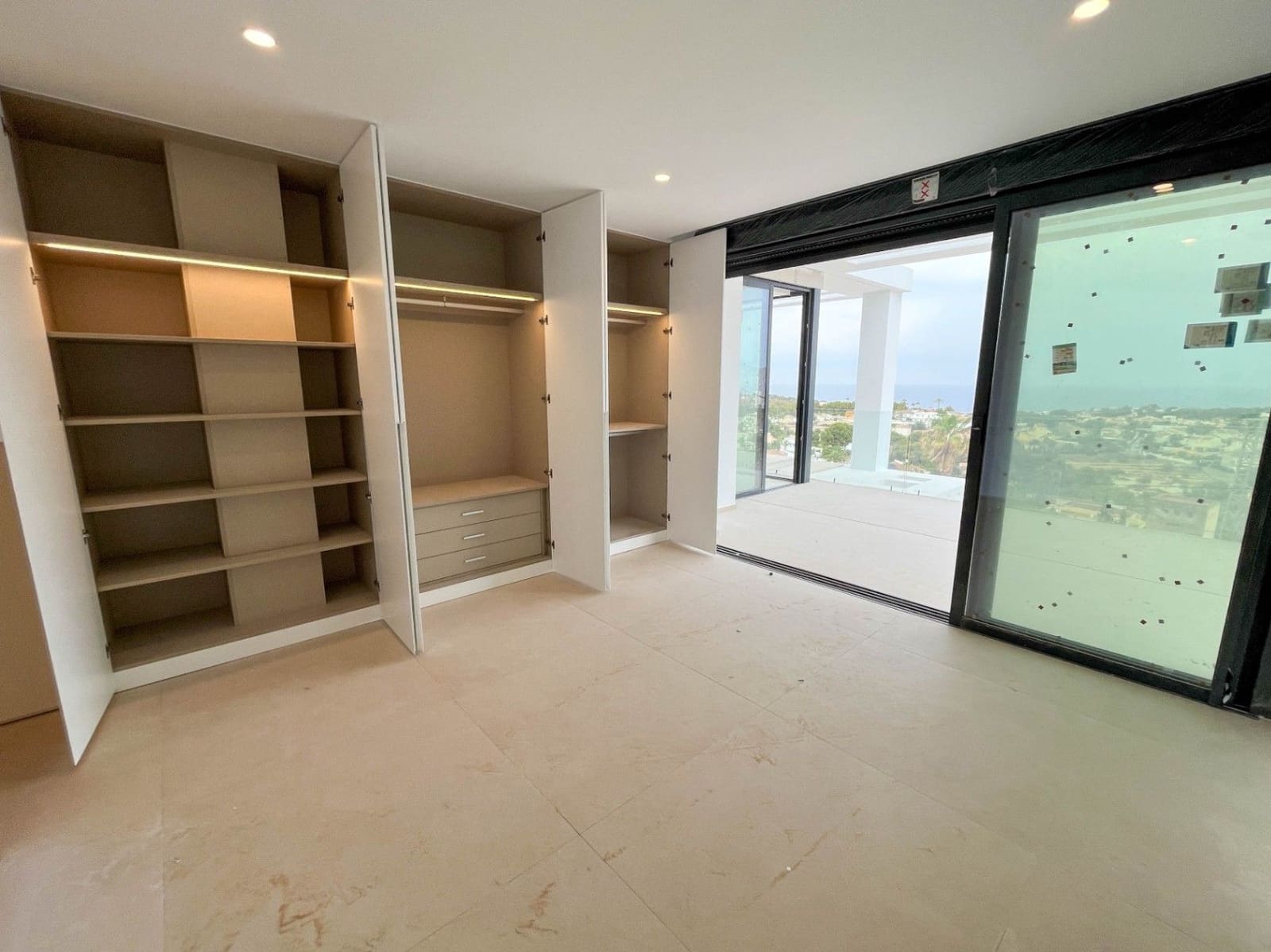 4 bedroom Villa for sale in Calpe / Calp with pool garage - € 1,985,000 (Ref: 7985927)