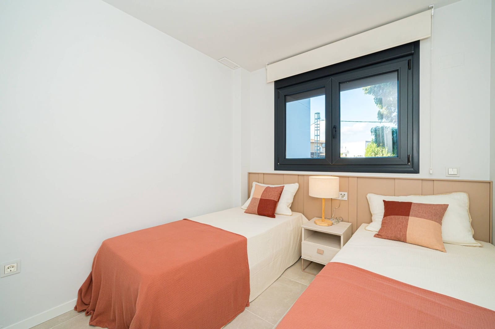 2 soveværelse Lejlighed til salg i Denia med swimmingpool - € 379.000 (Ref: 8010108)