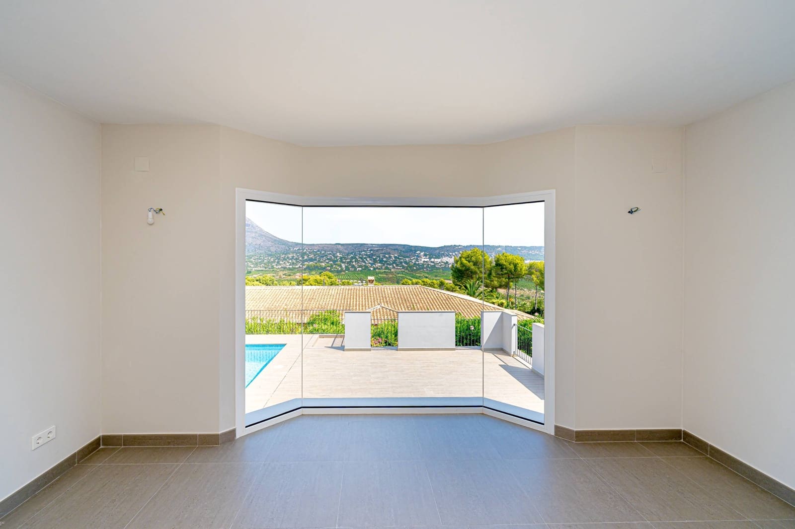 5 Zimmer Villa zu verkaufen in Javea / Xabia mit Pool Garage - 1.950.000 € (Ref: 8154973)
