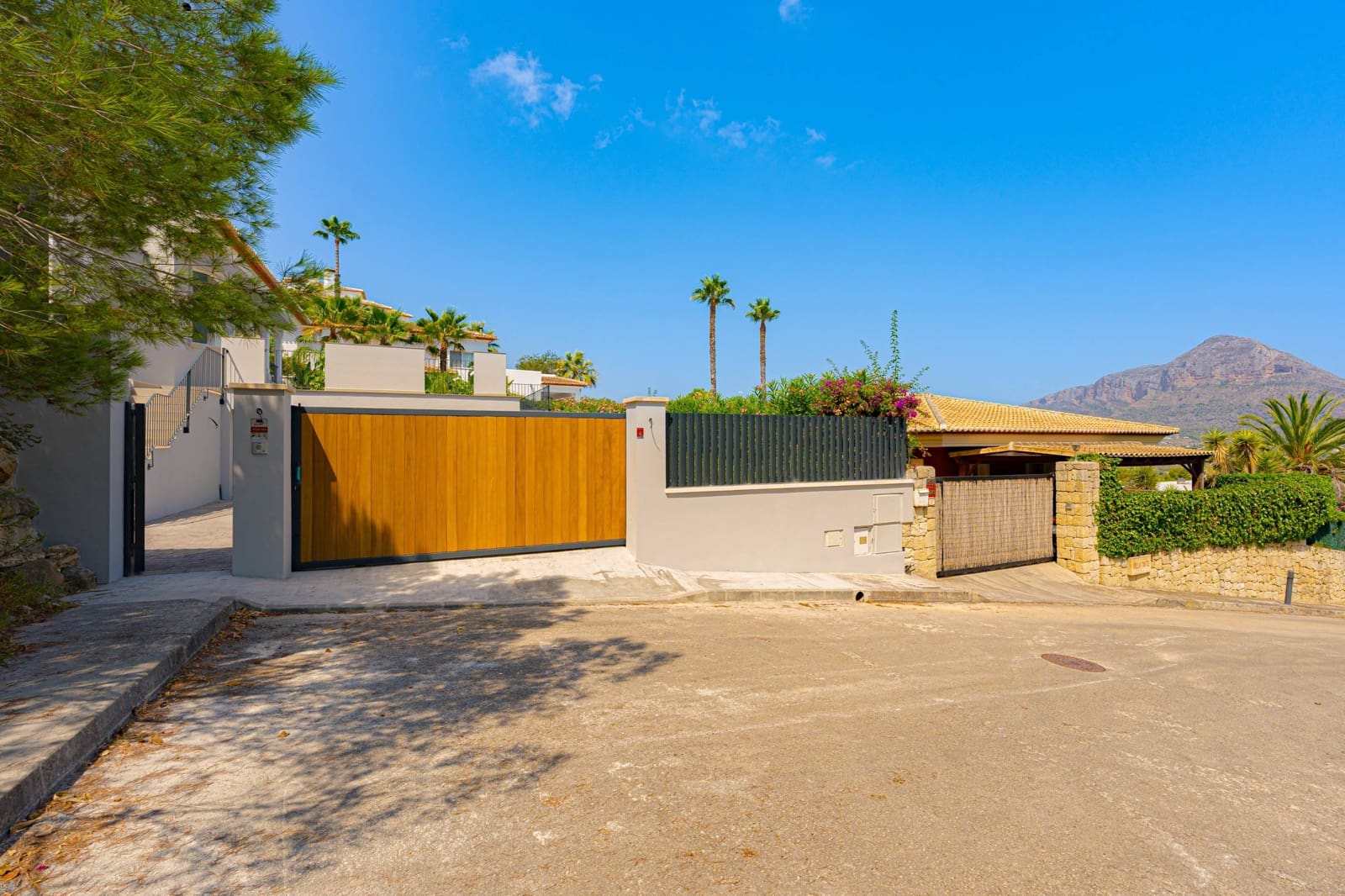 5 Zimmer Villa zu verkaufen in Javea / Xabia mit Pool Garage - 1.950.000 € (Ref: 8154973)