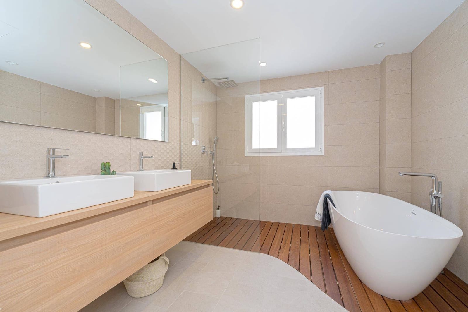 5 bedroom Villa for sale in Altea with pool garage - € 1,148,861 (Ref: 8167263)