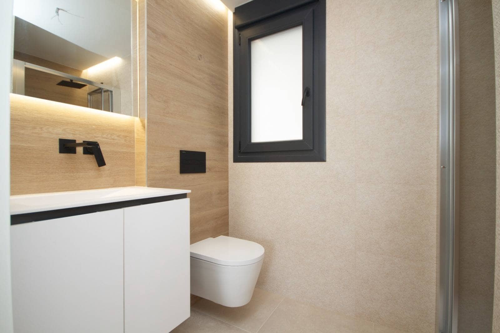 Apartamento de 2 habitaciones en Dénia en venta con piscina - 245.000 € (Ref: 8300738)