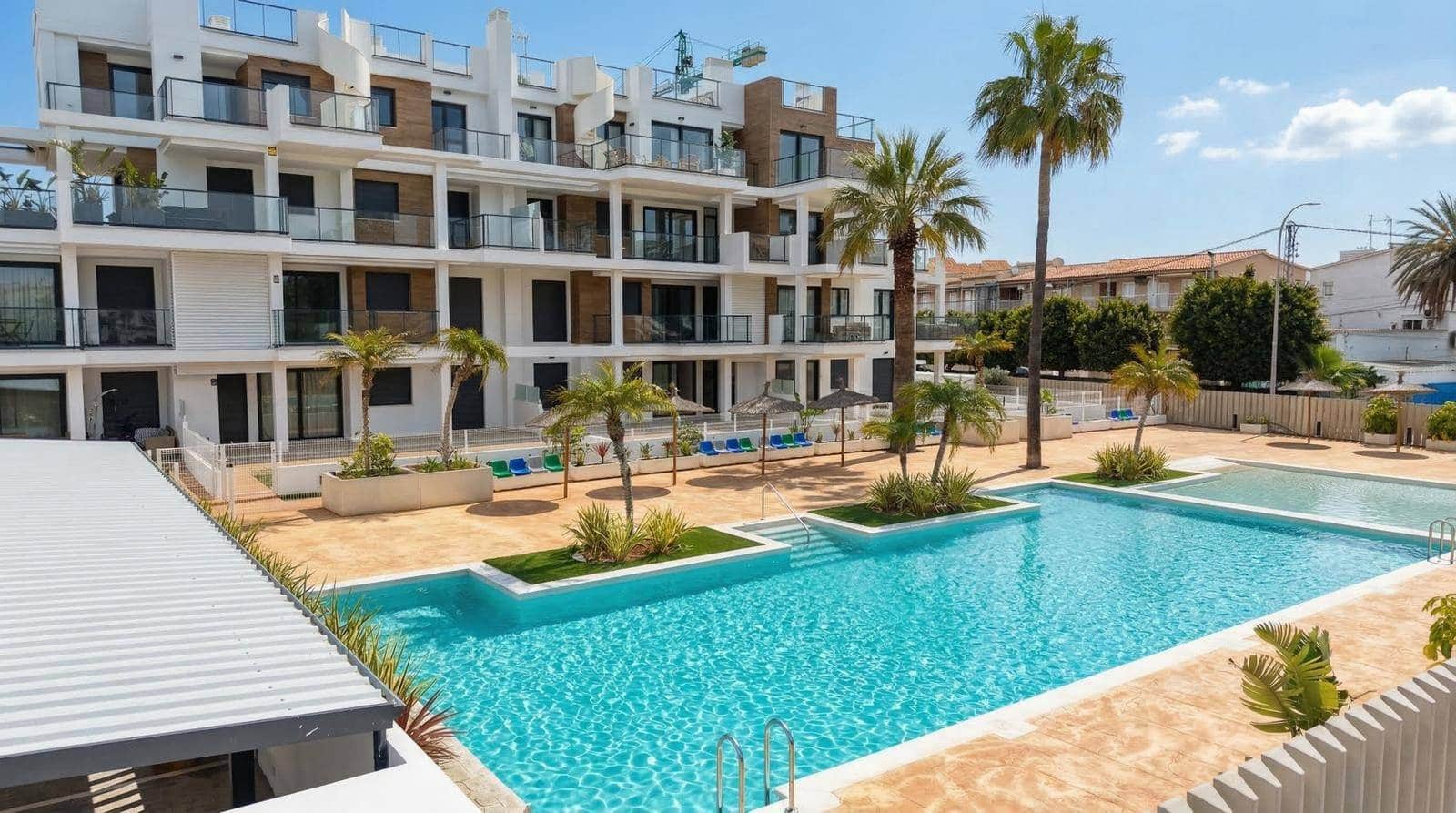 Apartamento de 2 habitaciones en Dénia en venta con piscina - 245.000 € (Ref: 8300738)