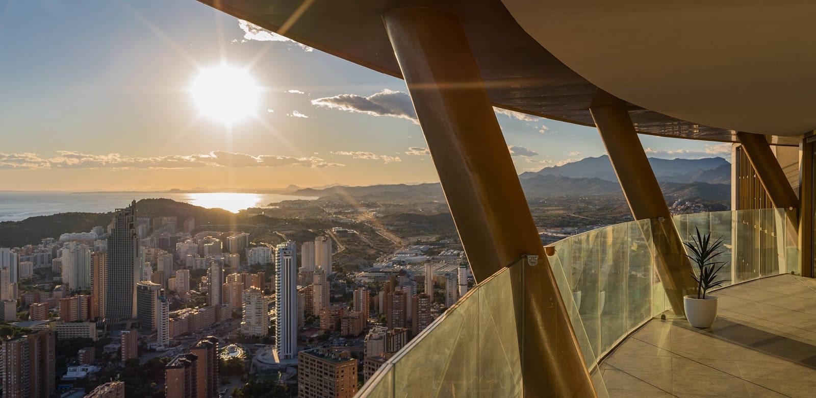 3 makuuhuone Huoneisto myytävänä paikassa Benidorm mukana uima-altaan - 895 000 € (Ref: 8322772)