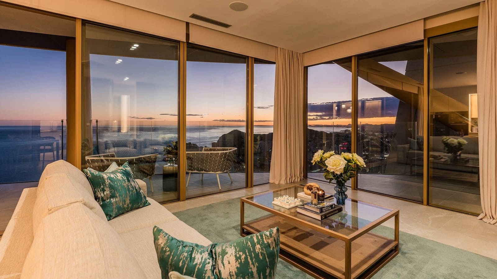 3 makuuhuone Huoneisto myytävänä paikassa Benidorm mukana uima-altaan - 895 000 € (Ref: 8322772)