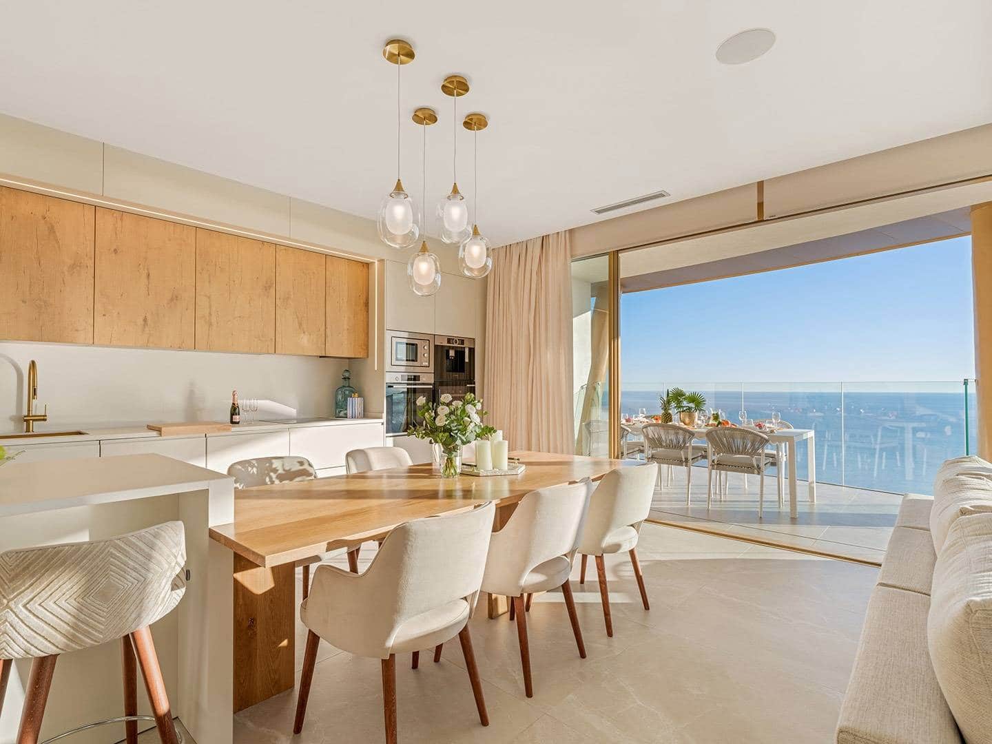 Apartamento de 3 habitaciones en Benidorm en venta con piscina garaje - 895.000 € (Ref: 8322772)