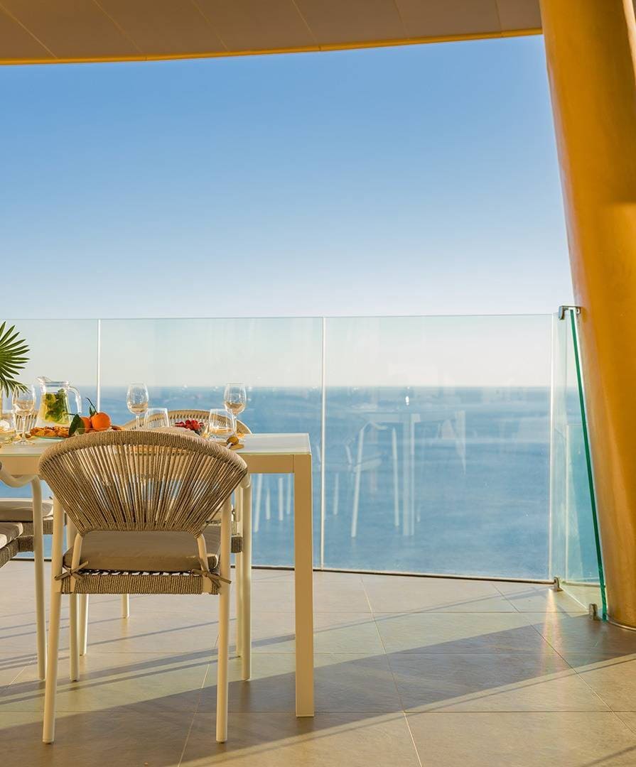 Apartamento de 3 habitaciones en Benidorm en venta con piscina garaje - 895.000 € (Ref: 8322772)