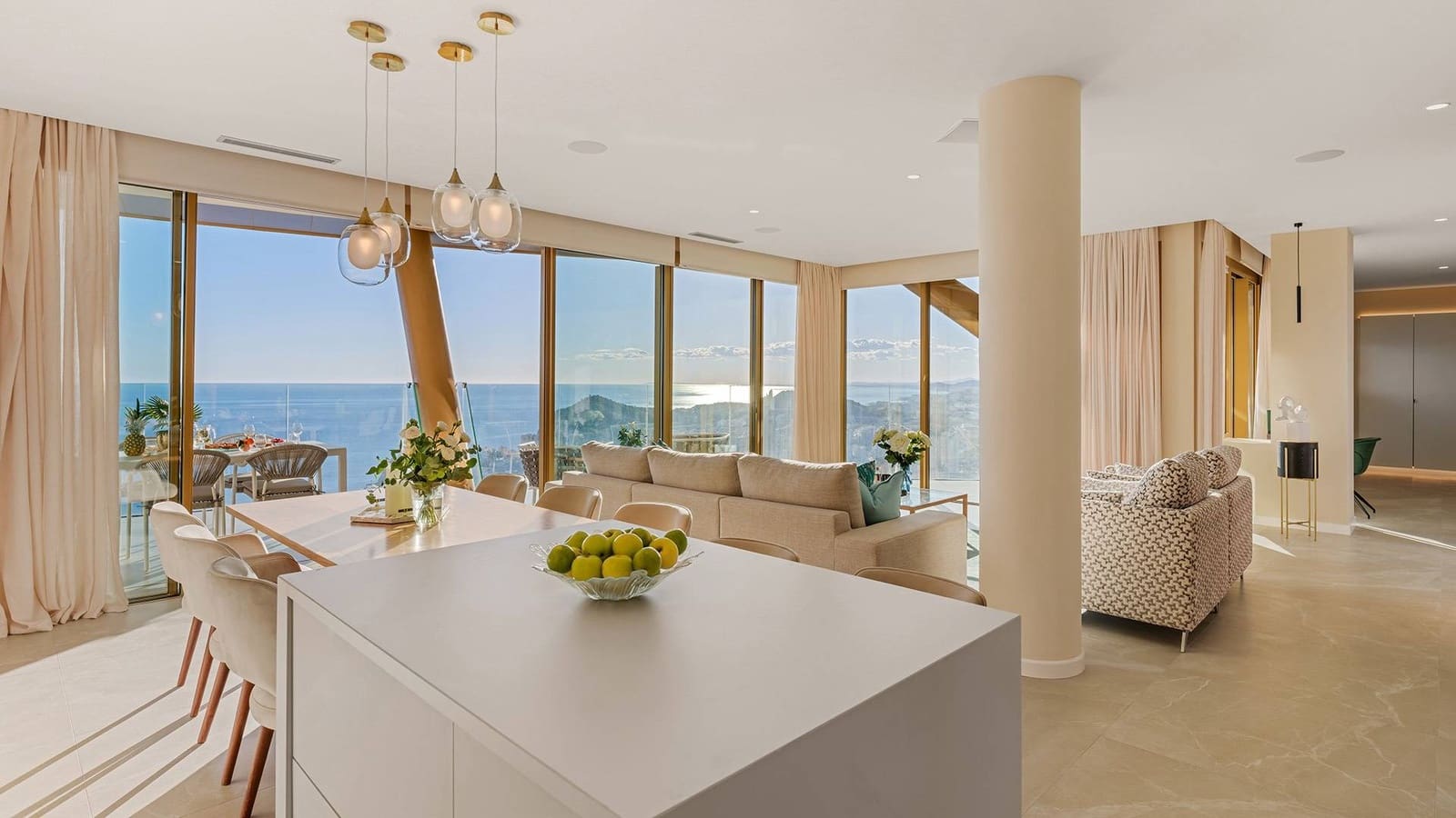 Apartamento de 3 habitaciones en Benidorm en venta con piscina garaje - 895.000 € (Ref: 8322772)