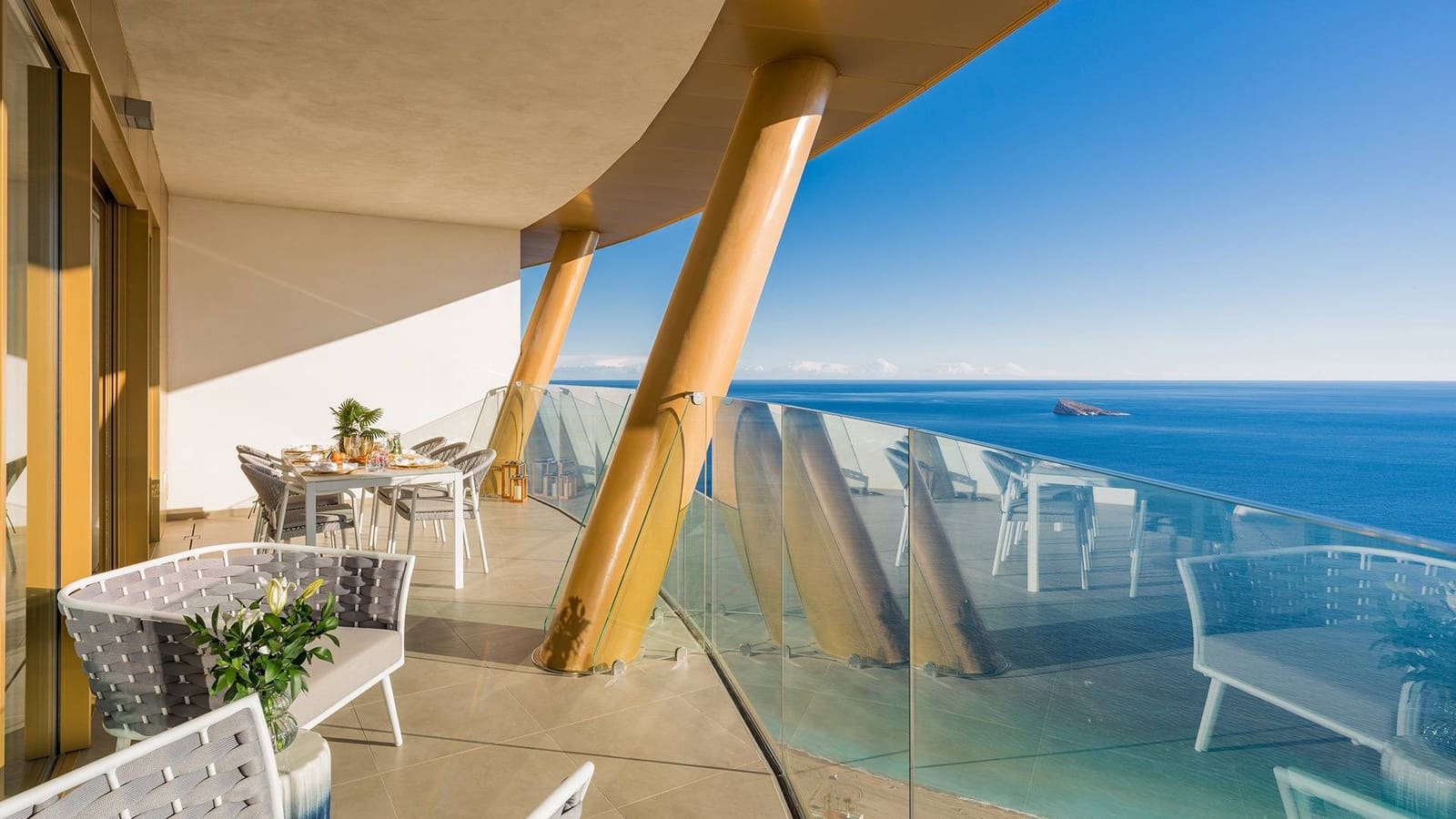 Apartamento de 3 habitaciones en Benidorm en venta con piscina garaje - 895.000 € (Ref: 8322772)