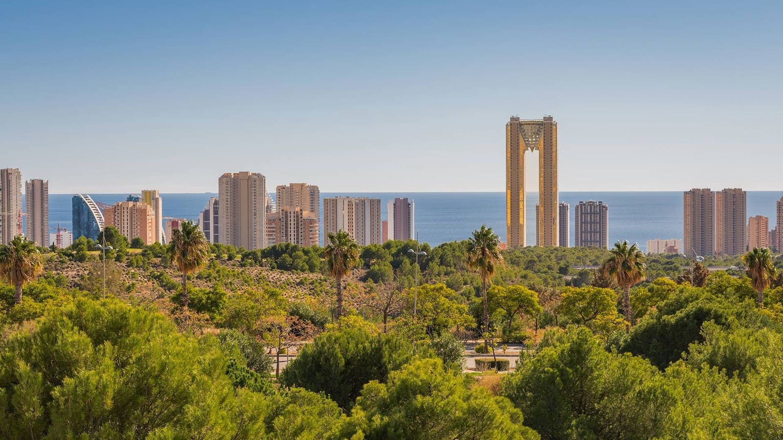 Apartamento de 3 habitaciones en Benidorm en venta con piscina garaje - 895.000 € (Ref: 8322772)